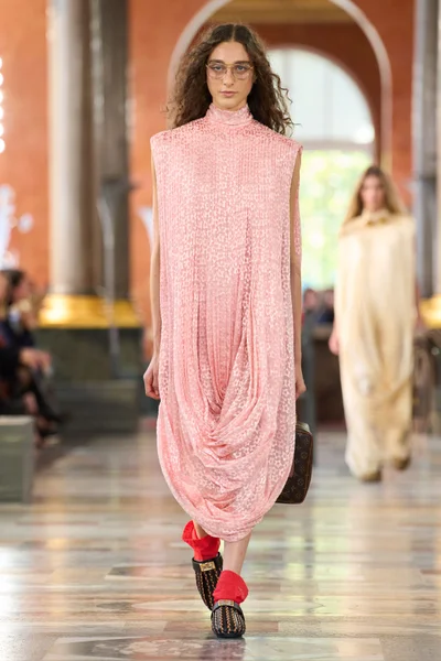 Look 2